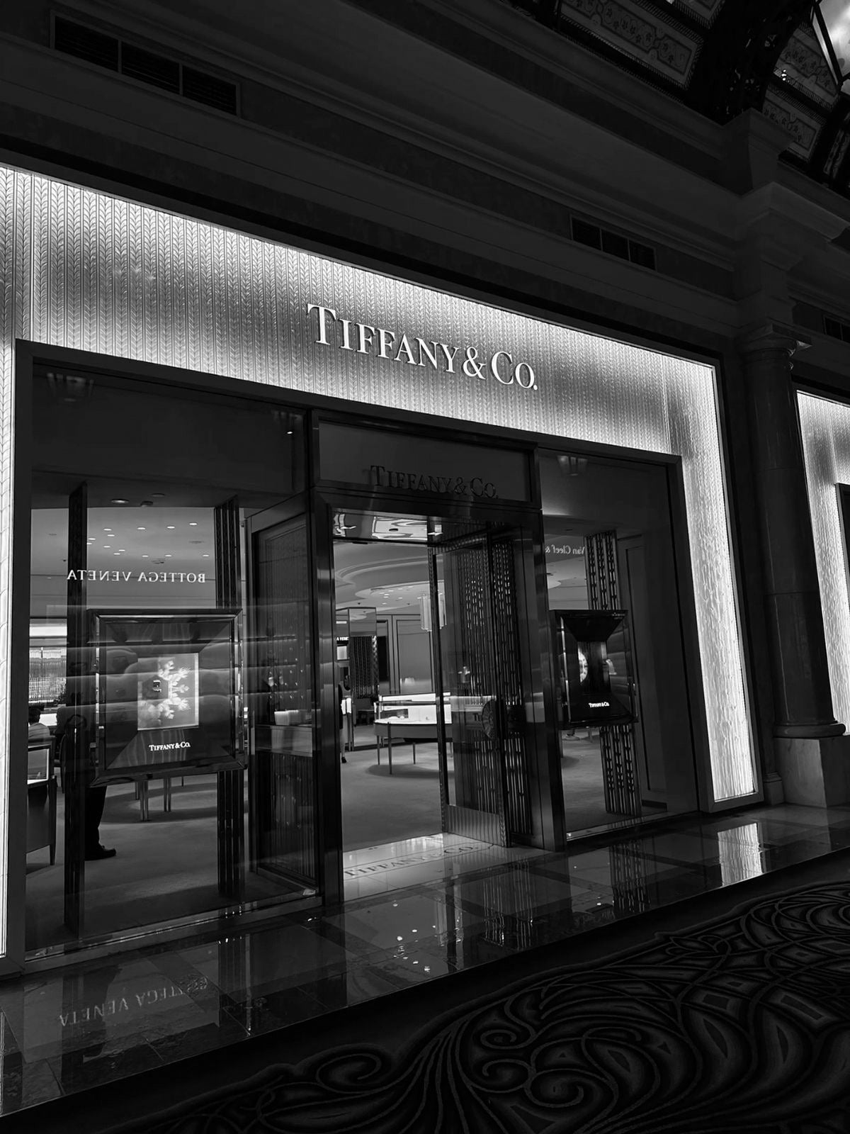 TIFFANY & CO