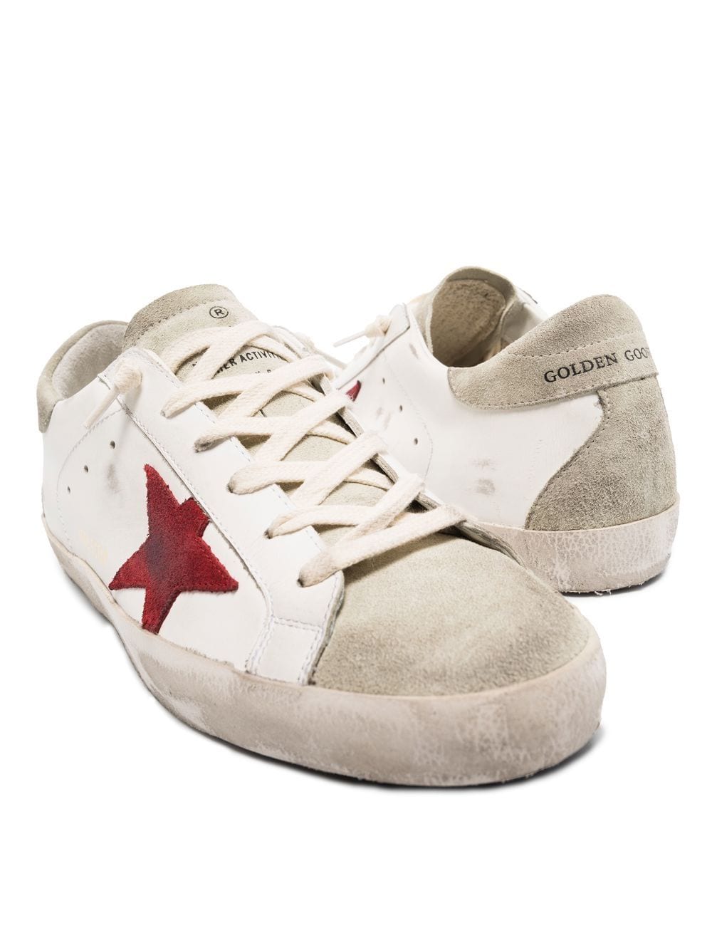 Tenis Golden Goose Superstar con agujetas y efecto envejecido