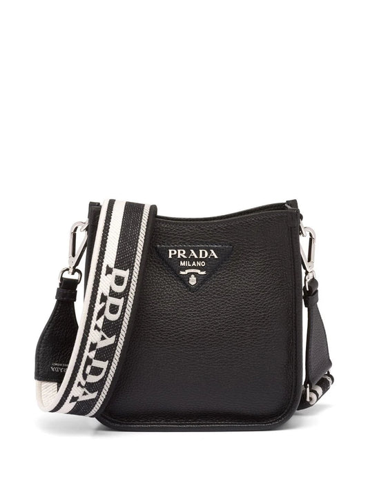 Prada bolsa de hombro con aplique del logo