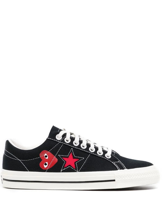 Tenis One Star de Comme Des Garçons Play x Converse