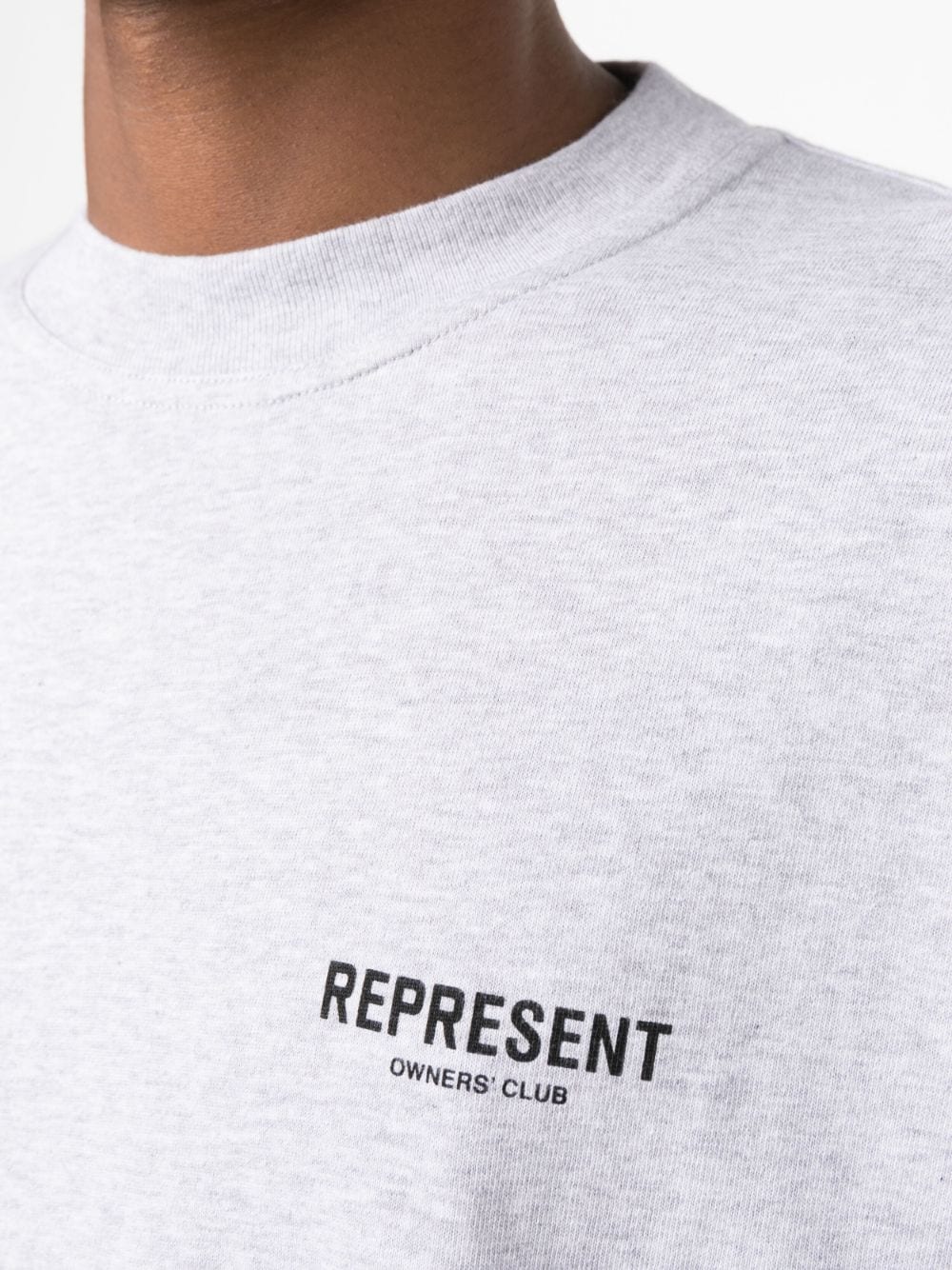 Playera Represent con efecto melange y logo estampado