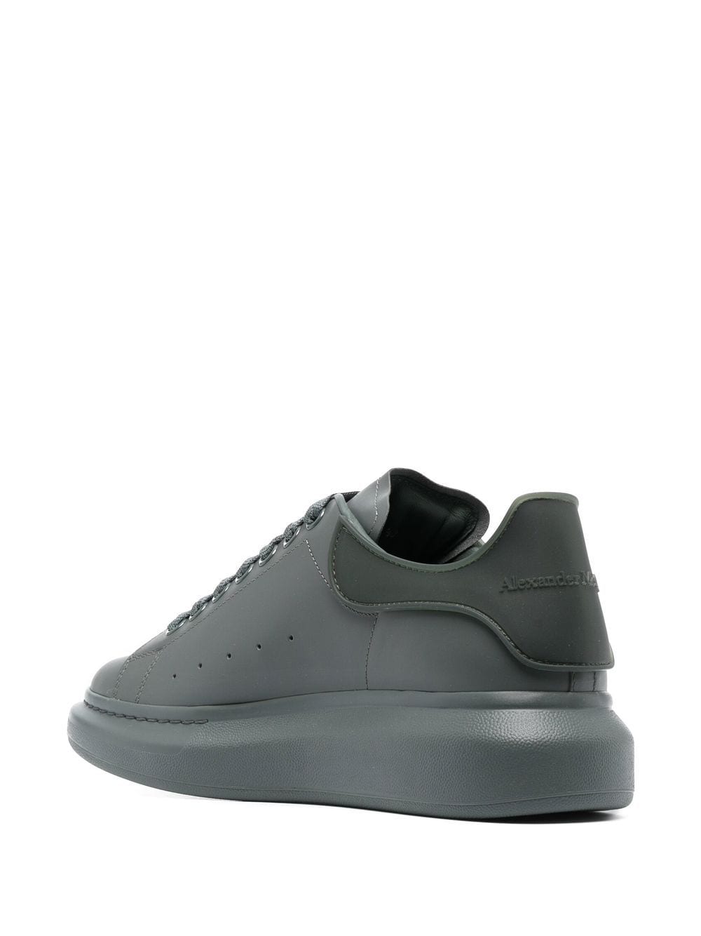 Tenis Alexander McQueen con agujetas oversize