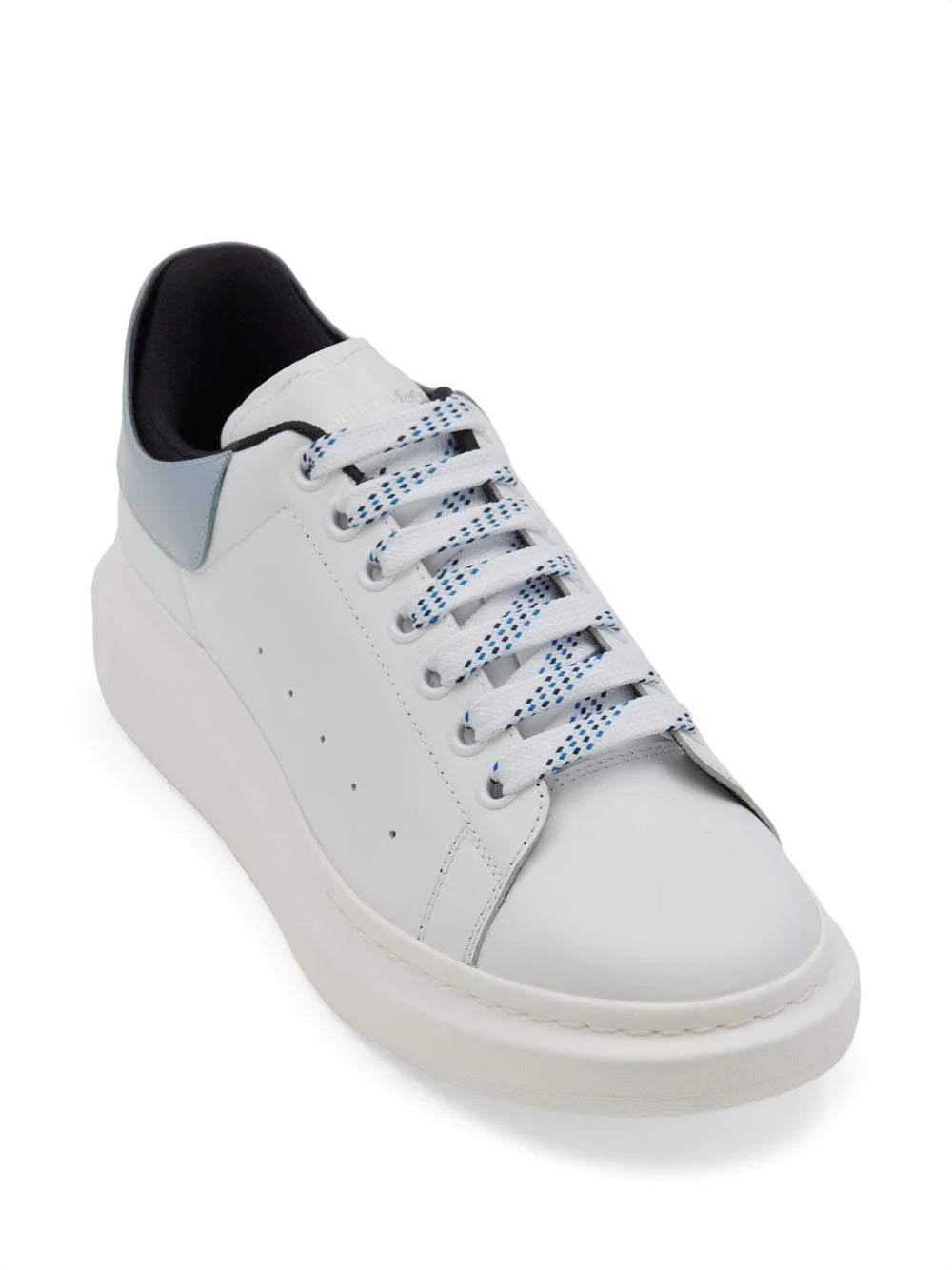 Tenis Alexander McQueen con agujetas y logo estampado