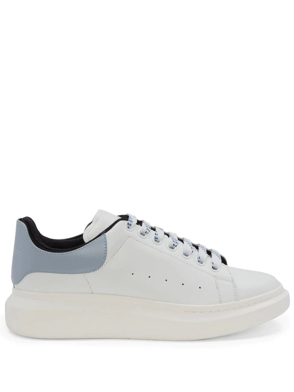 Tenis Alexander McQueen con agujetas y logo estampado