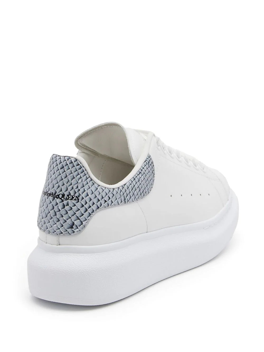 Tenis Alexander McQueen oversize con efecto de piel de lagarto