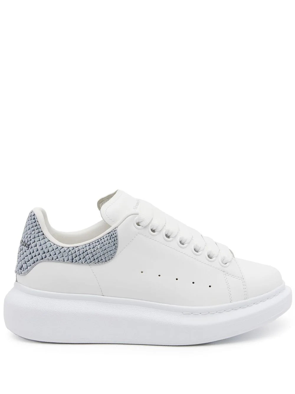 Tenis Alexander McQueen oversize con efecto de piel de lagarto