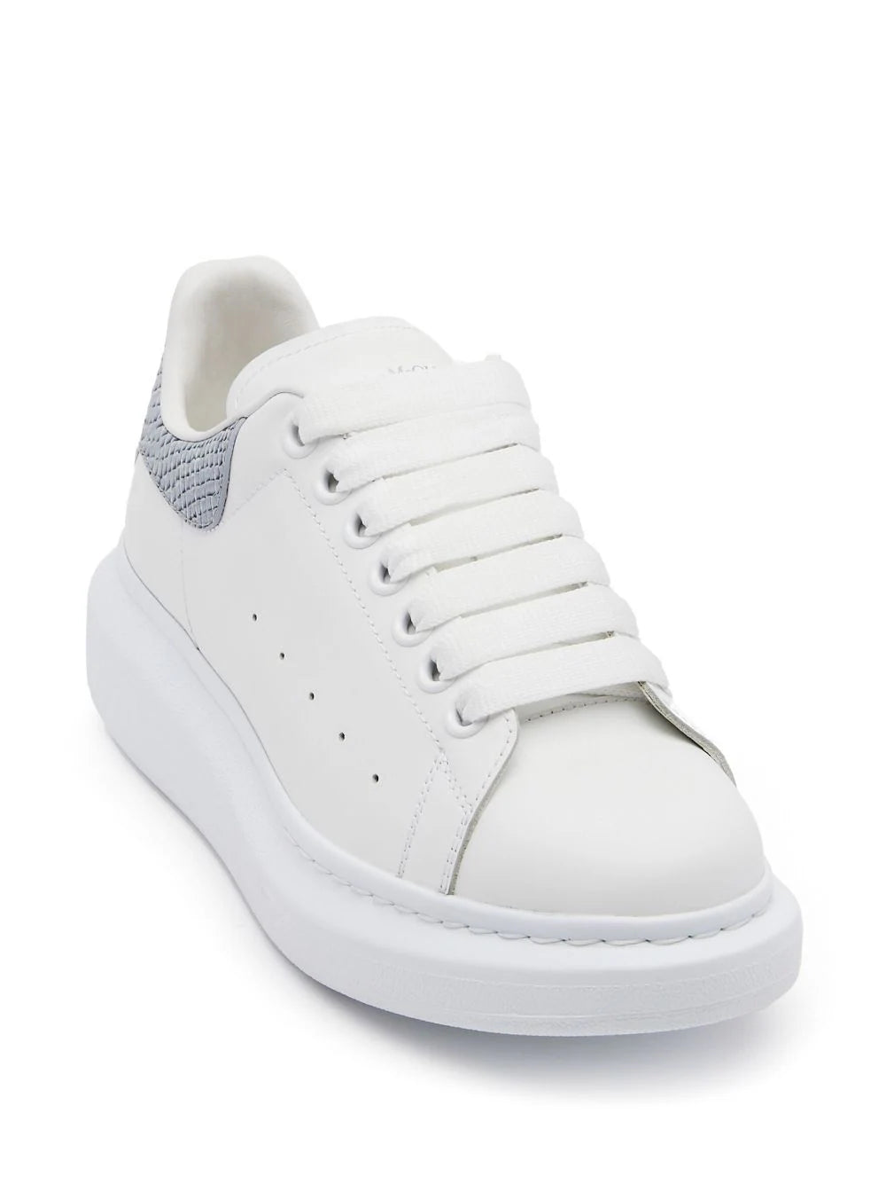 Tenis Alexander McQueen oversize con efecto de piel de lagarto