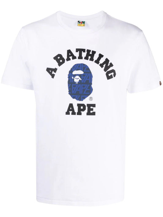 A BATHING APE® playera con logo estampado