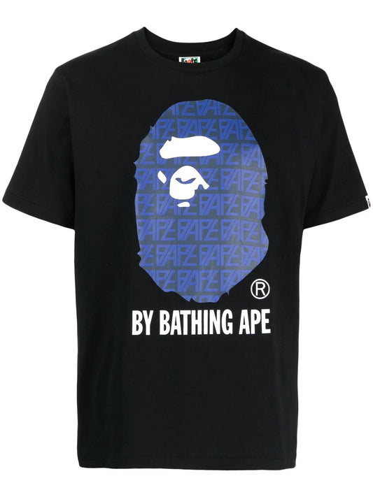 A BATHING APE® playera manga corta con logo estampado