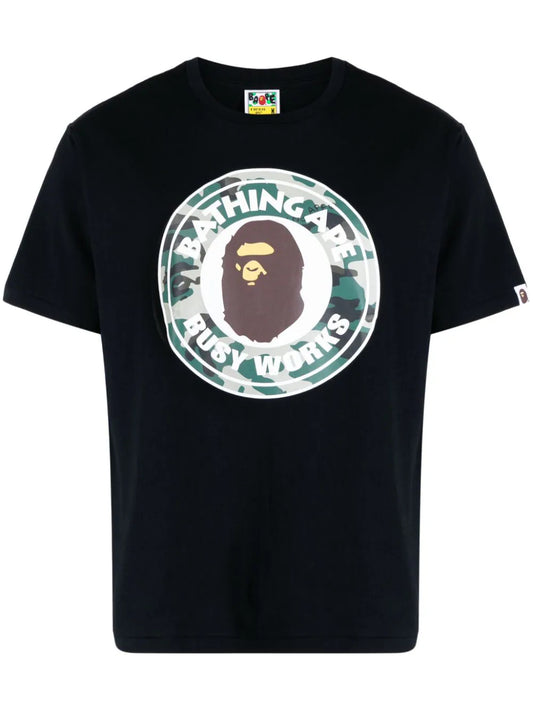 A BATHING APE® playera manga corta con logo estampado