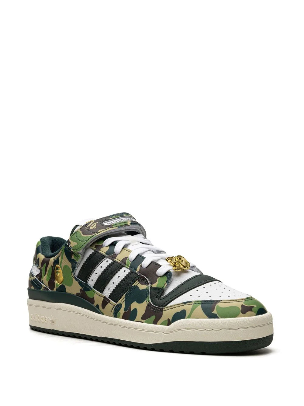 Tenis Forum 84 Low "30th Anniversary Green Camo" de adidas x BAPE