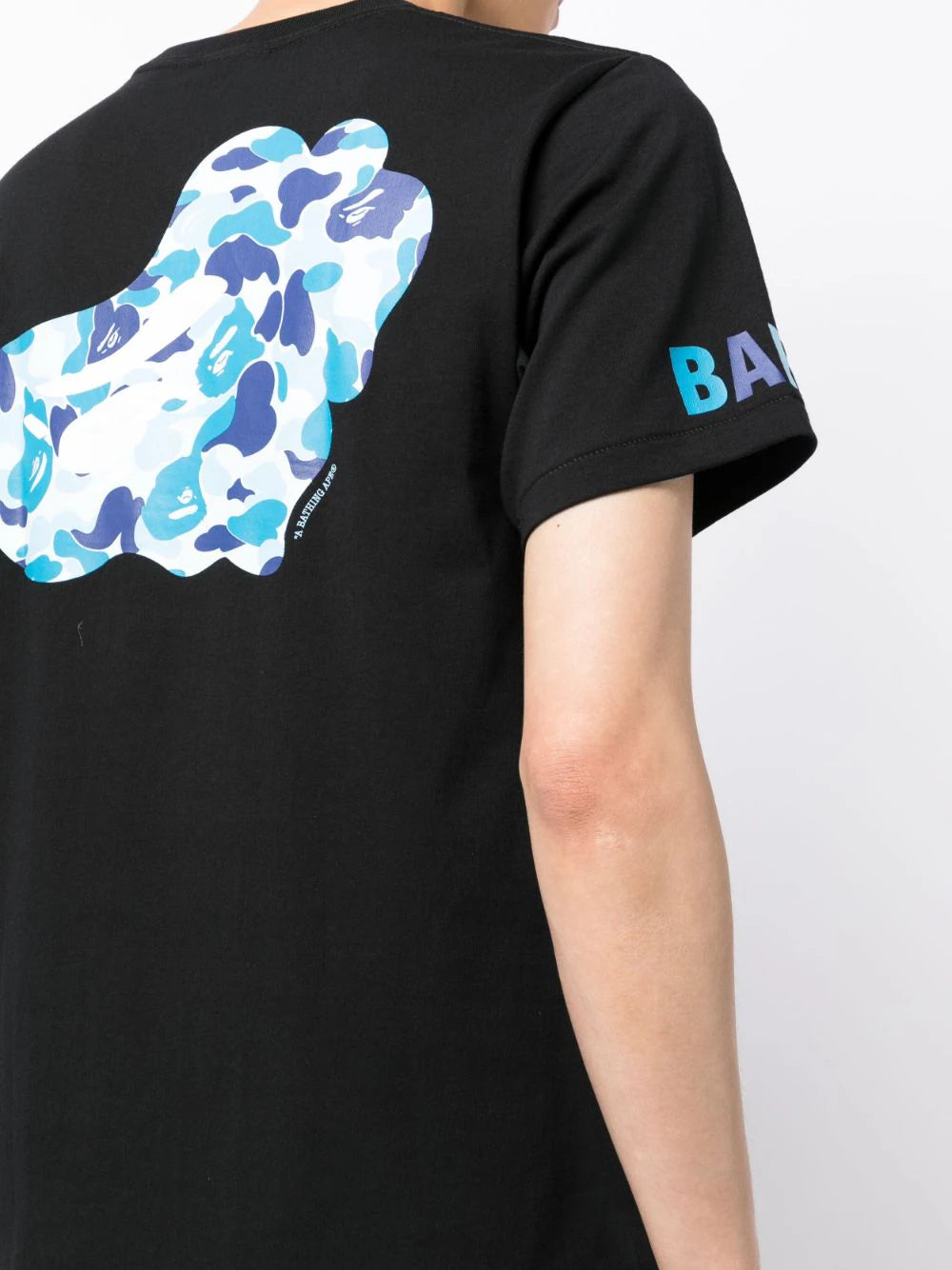 A BATHING APE® playera con estampado gráfico