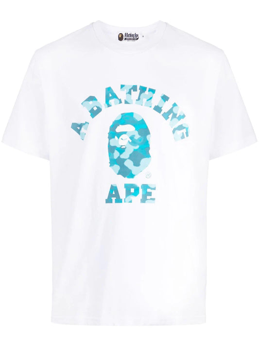 A BATHING APE® playera Radiation College