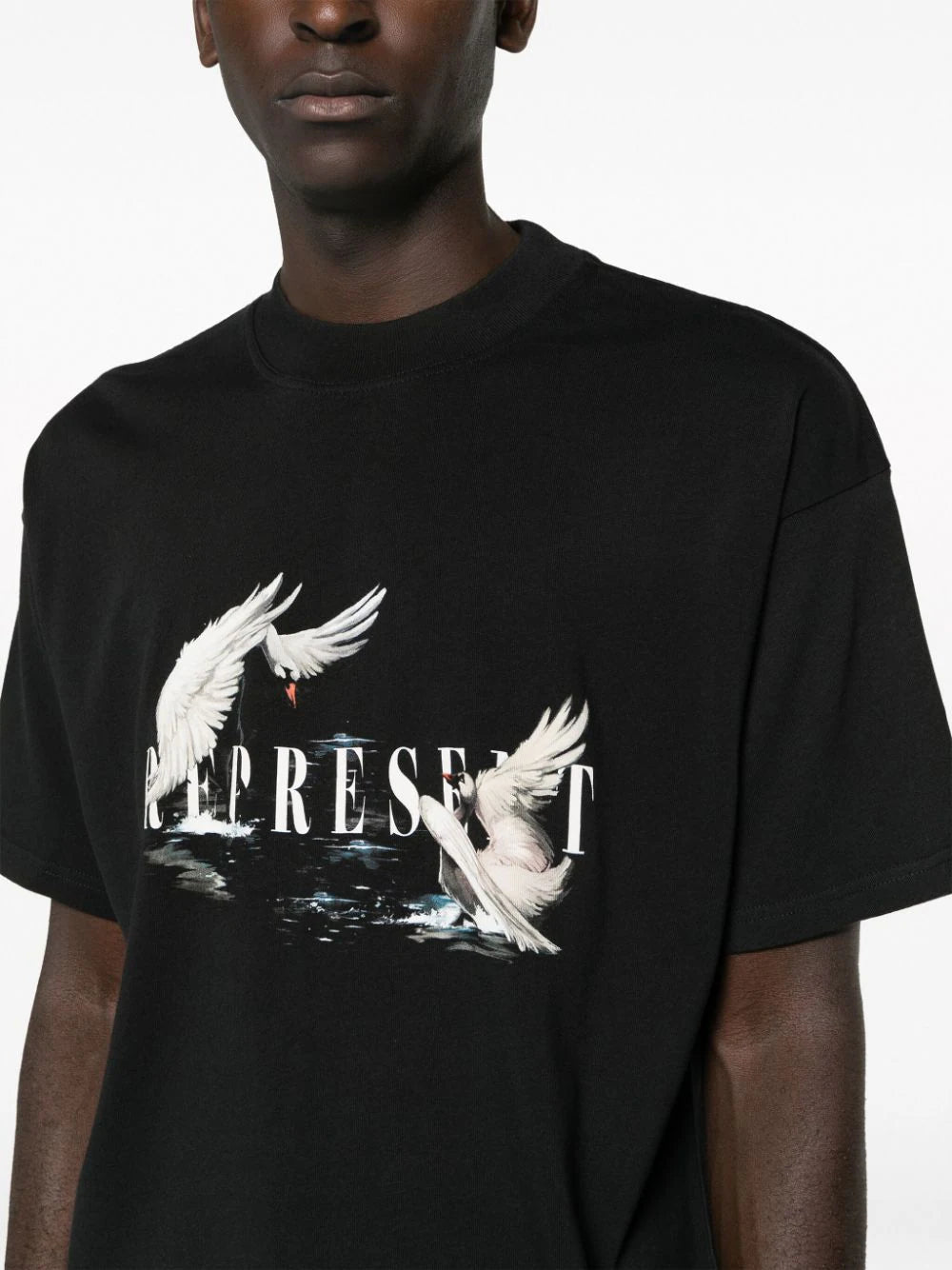 Playera Represent con logo estampado