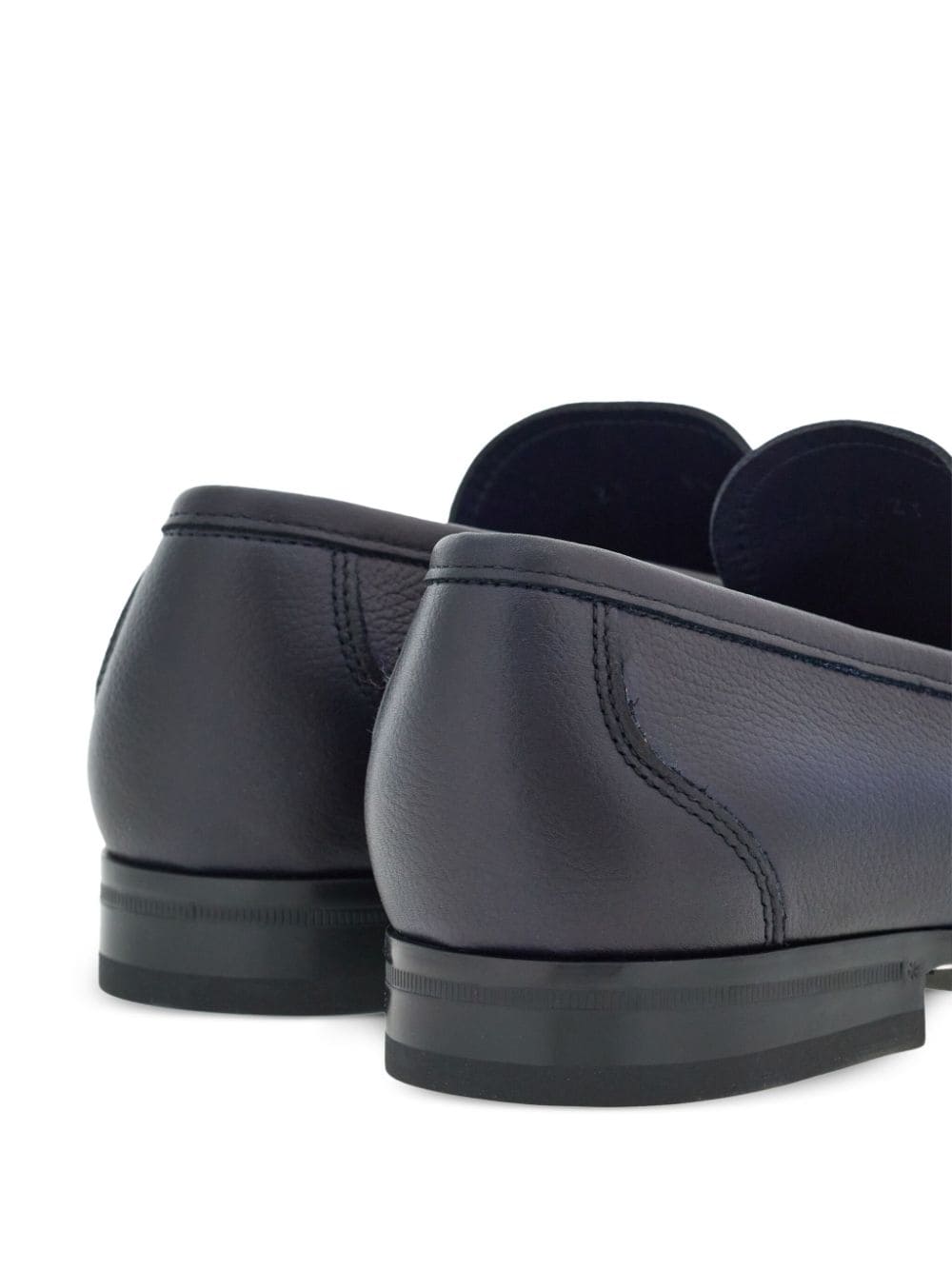 Ferragamo mocasines con logo en relieve