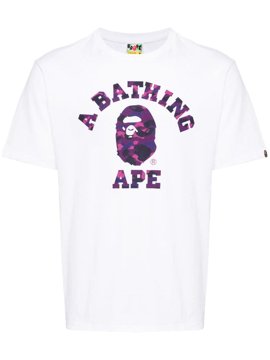 A BATHING APE® playera con logo estampado