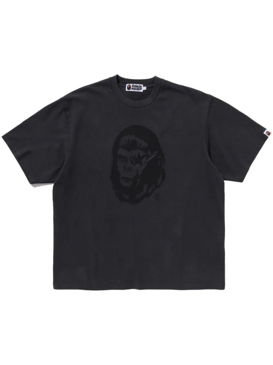 A BATHING APE® playera World Gone Mad