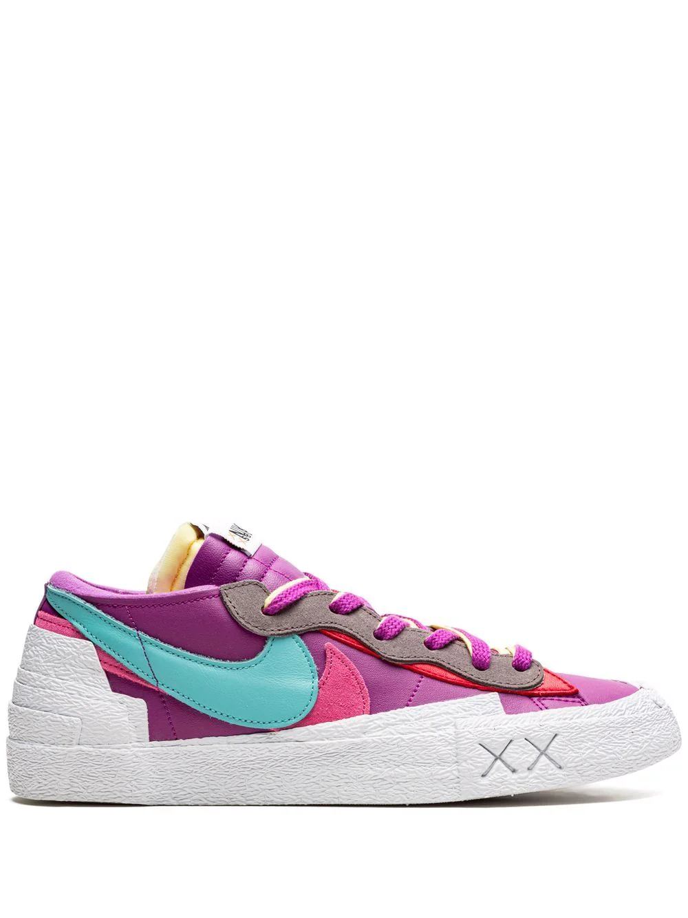 Nike tenis Blazer Low de Nike x Sacai x KAWS