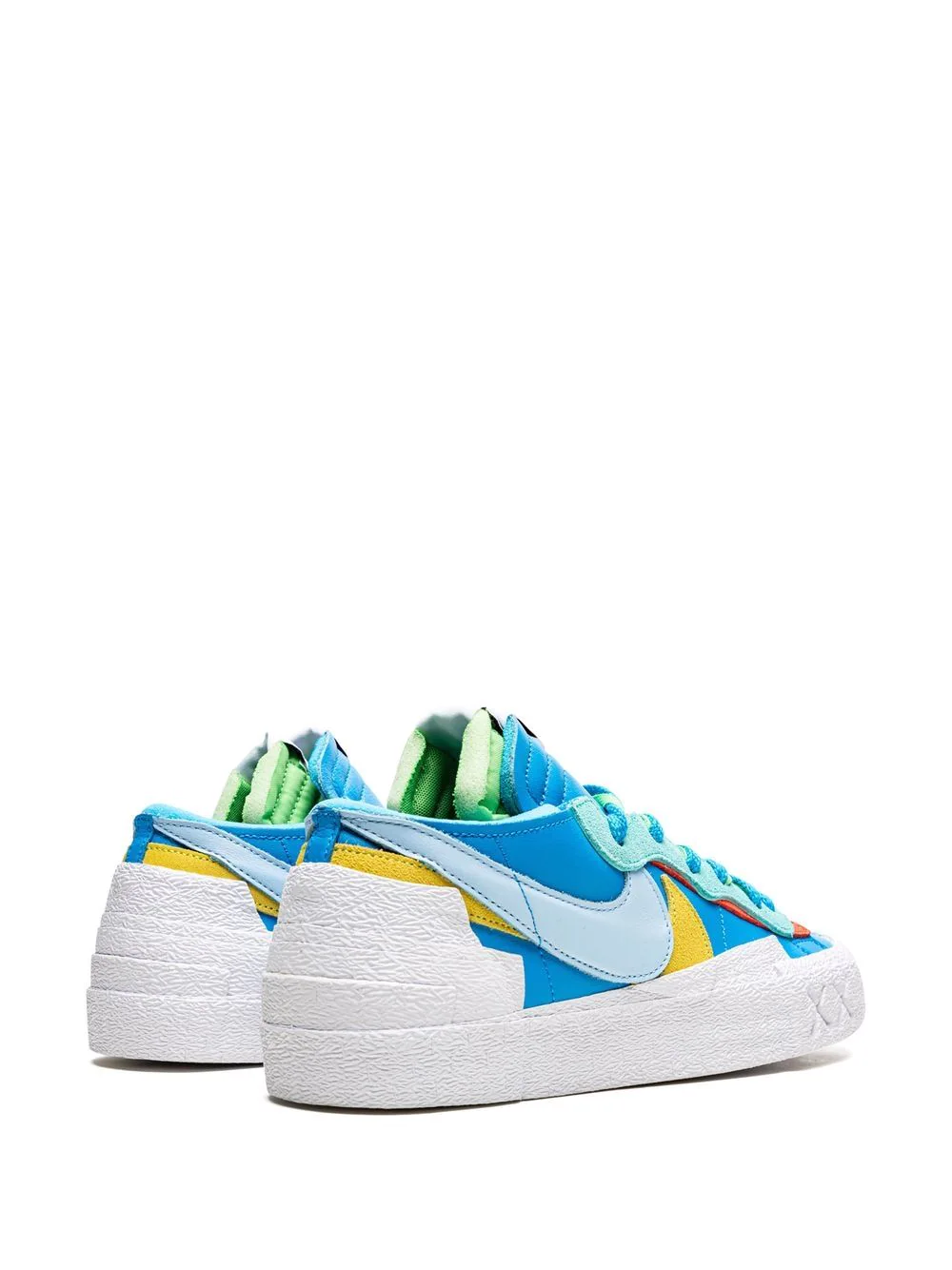 Nike tenis Blazer Low de Nike x Sacai x KAWS