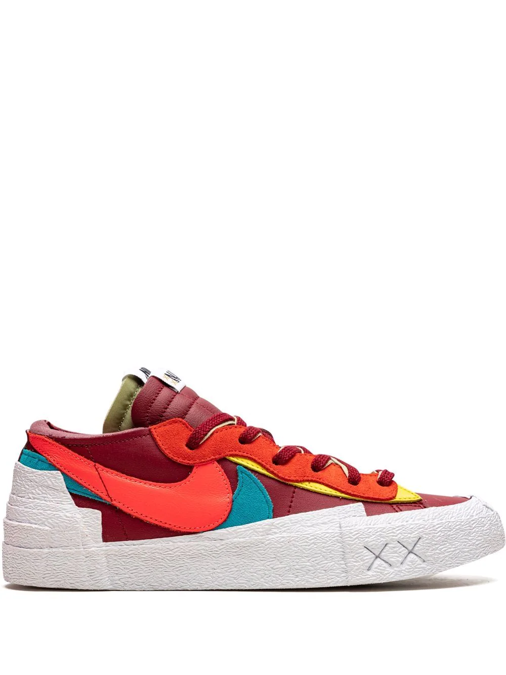 Nike tenis Blazer Low de Nike x Sacai x KAWS