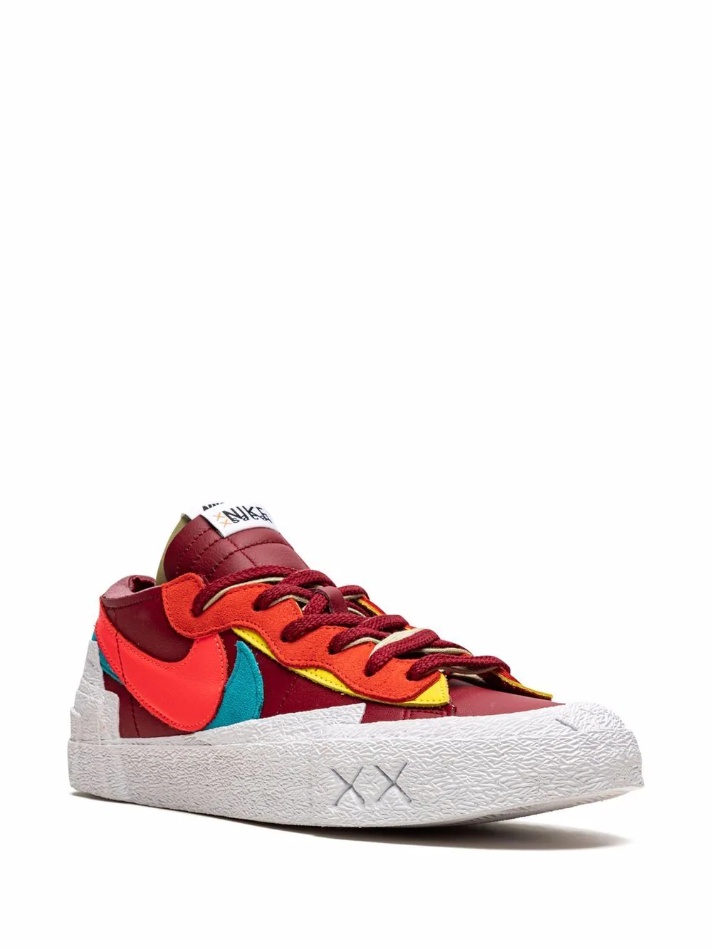 Nike tenis Blazer Low de Nike x Sacai x KAWS