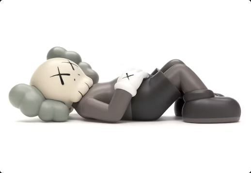 Figura de vinilo KAWS HOLIDAY JAPAN en marrón