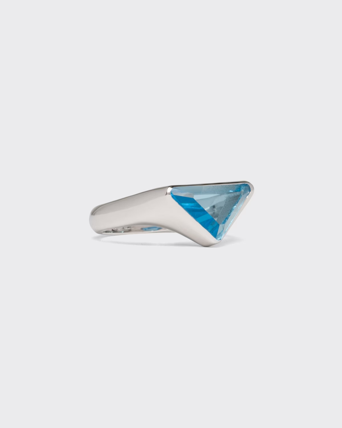 Prada Anillo con logo y topacio azul suizo