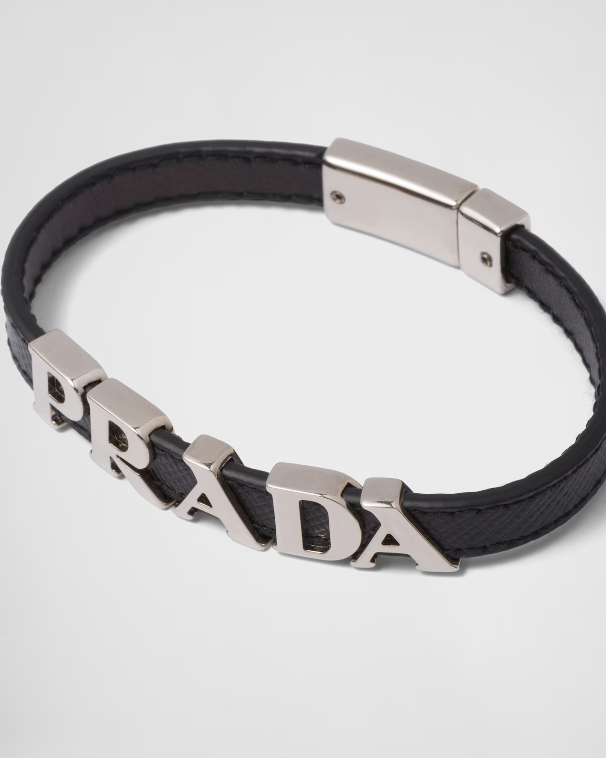 Prada Brazalete de piel Saffiano